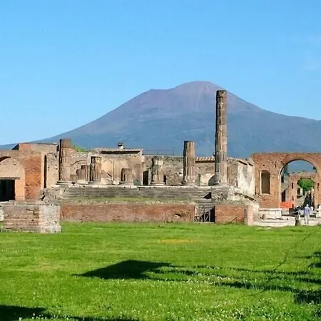 Domus Balcante Couette-café 3*